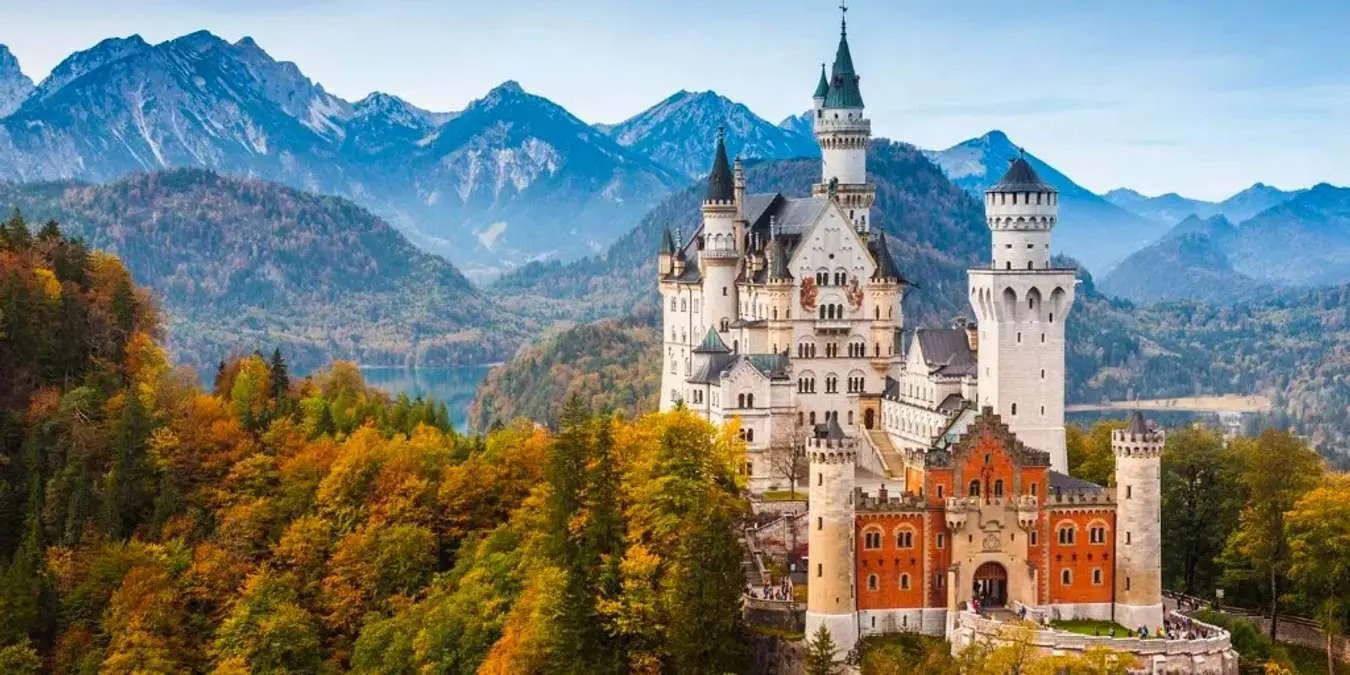 Lâu đài Neuschwanstein, Đức in October